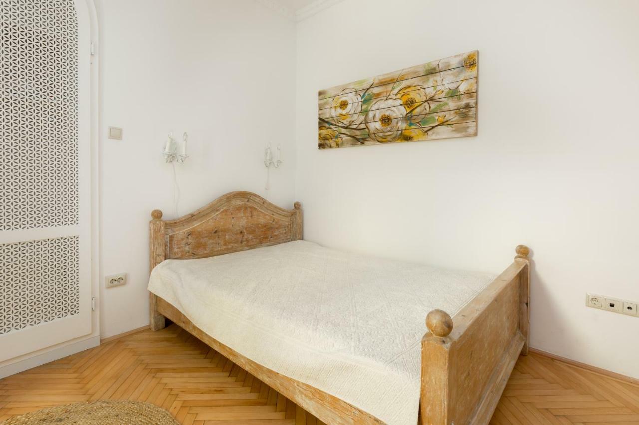 Vintage Style Apartment