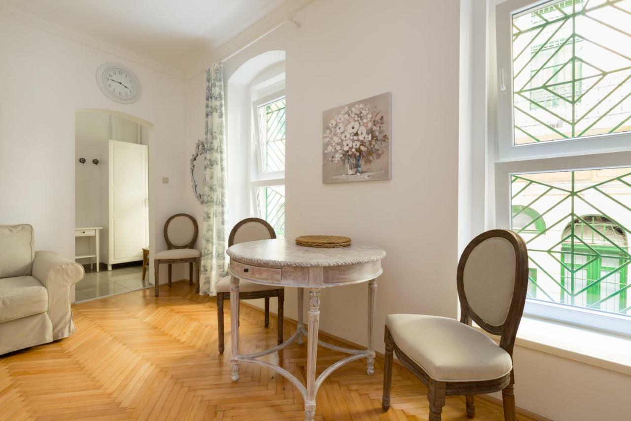 Vintage Style Apartment