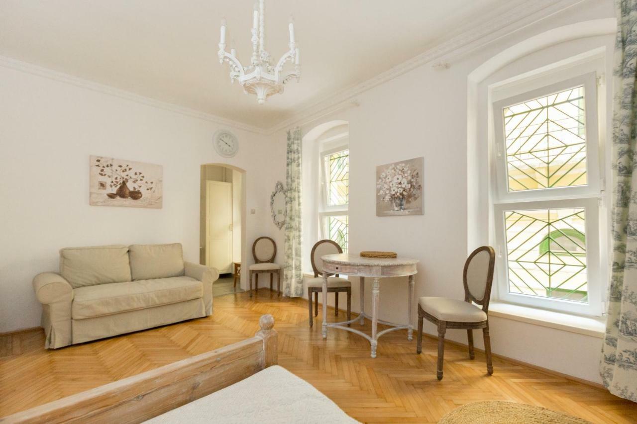 Apartment Vintage Style